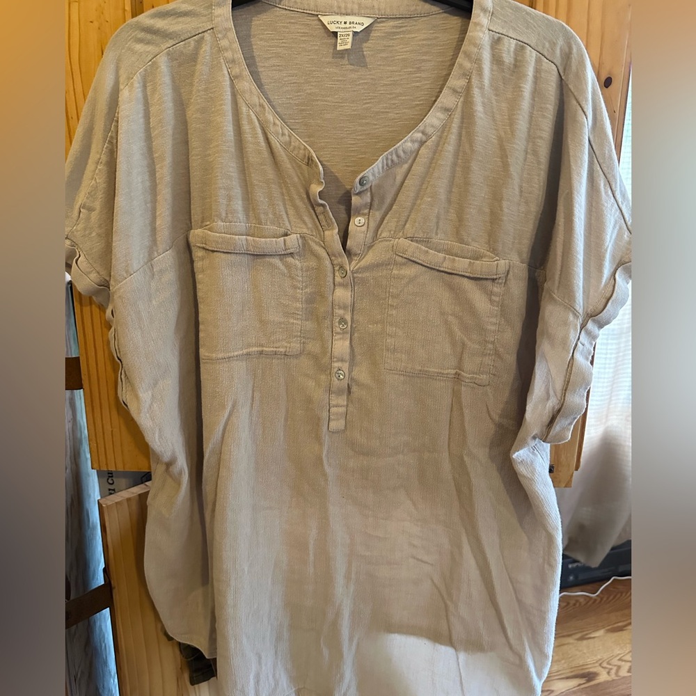 Lucky Brand Light Gray Button-Up Blouse
